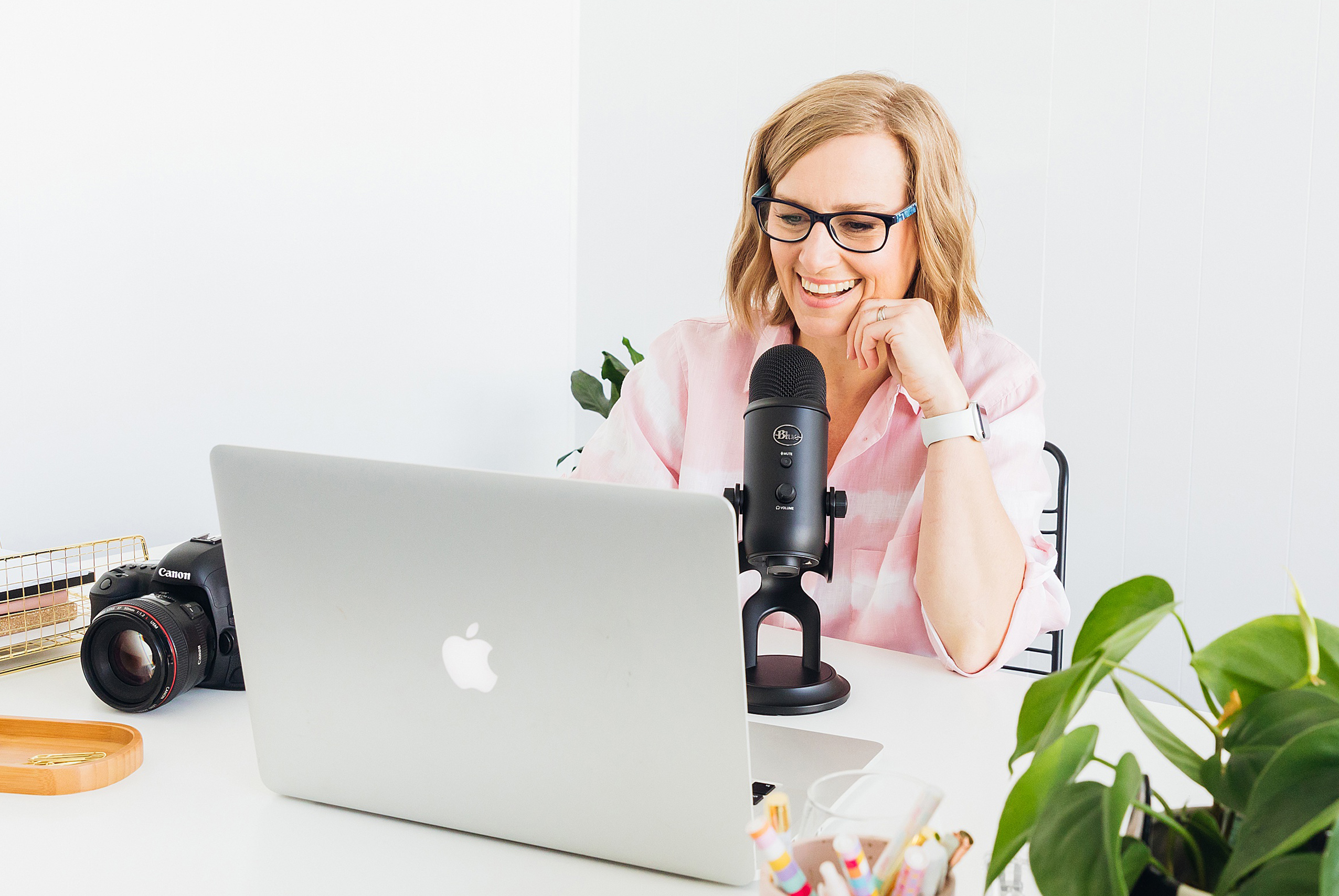 How to pitch for podcasts